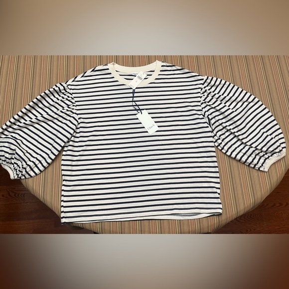 Clare V. Puff-Sleeve Drop Shoulder Tee - NWT - Picture 4 of 7